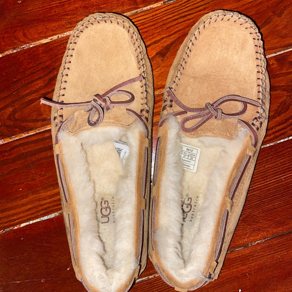 NEW ugg mocassins